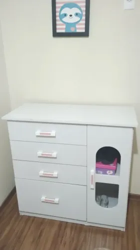Cama e cômoda