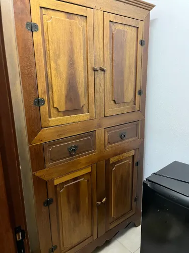 Armário Colonial com mais de 60anos totalmente reformado