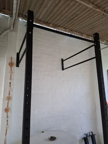 Rack / Rig de Parede para CrossFit e Treino Funcional (Com J-Hooks) - Novo / Nunca Usado