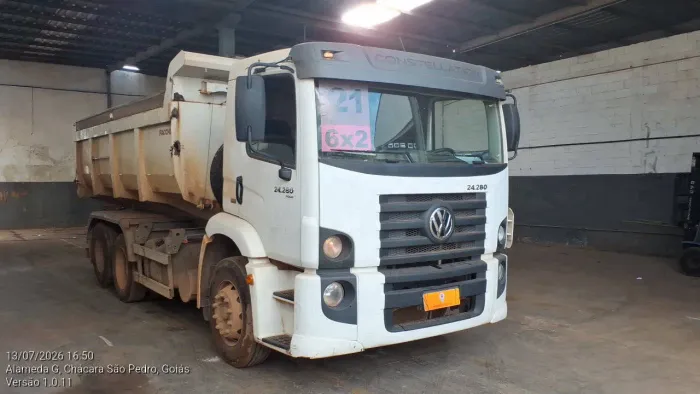 Volkswagen 24.280 E Constellation 6x2 2p (diesel)(E5) 2020/2021 Vamos Seminovos Goiania