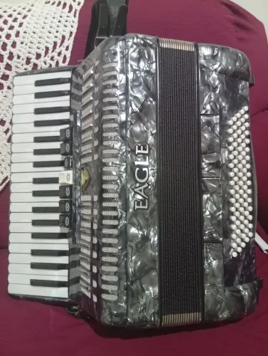 Sanfona Eagle 80 