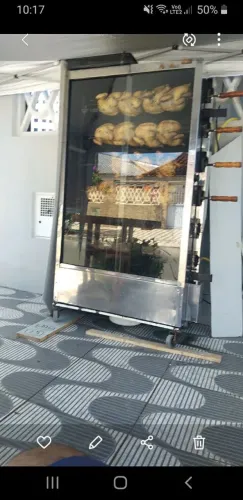 Vendo uma máquina de assar frango ,6 espeto a gás