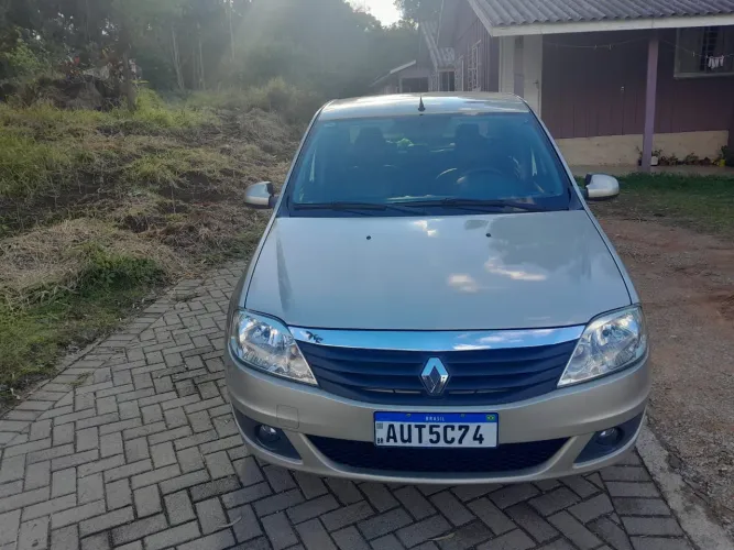 Renault Logan Expression Hi-flex 1.6 16V 4P AUT 2012