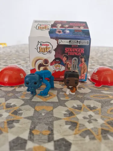 Kinder joy funko pop stranger things Lucas + Vecna edição especial