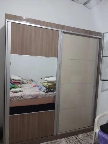 VENDE-SE - Guarda-roupas + Paneleiro de Cozinha + Liquidificador de Brinde!
