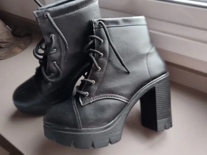Bota couro sintético feminina n39