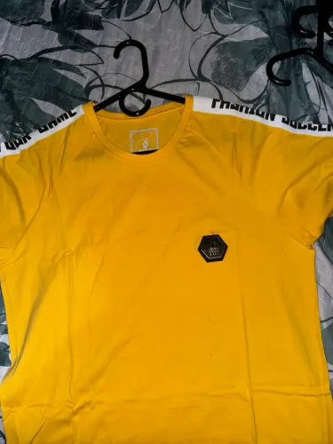Camiseta Buh Amarela