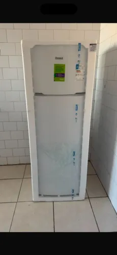 Vendo geladeira consul com 3 meses de uso 