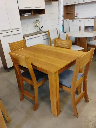 Mesa de jantar 4 cadeiras