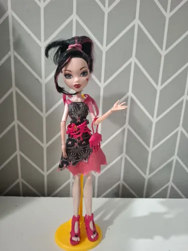 Boneca Monster High Draculara Frights, Camera, Action
