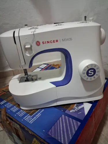 Máquina de costura singer m3205