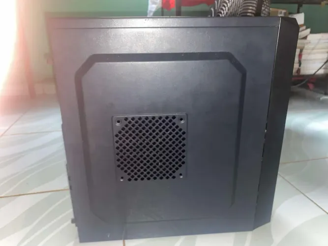 Gabinete aigo office j3