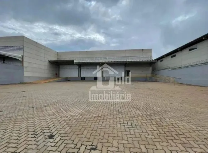 Galpão com 1.900m² de área útil para alugar no bairro Recreio Anhanguera
