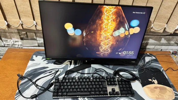 Monitor LG UltraGear 24" IPS 180Hz + Teclado Gamer + Mouse Pad