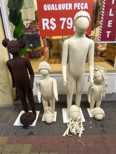 KIT COM 4 MANEQUINS INFANTIS EM TECIDO