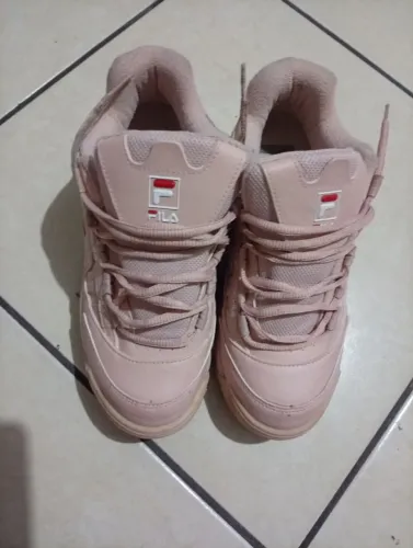 Tênis Fila rosa