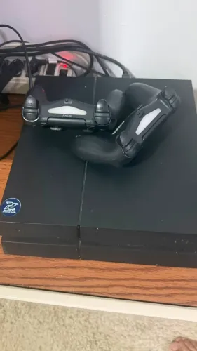 VENDO PS4 FAT - MELHOR PREÇO DE ALAGOAS - C/ 2 CONTROLES