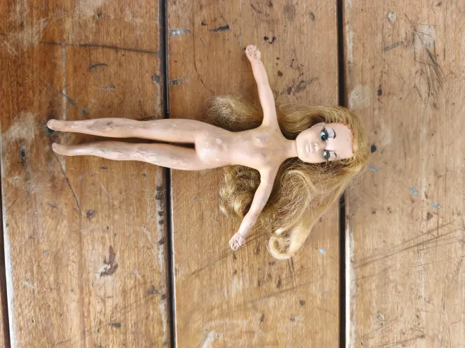 Boneca antiga da Estela