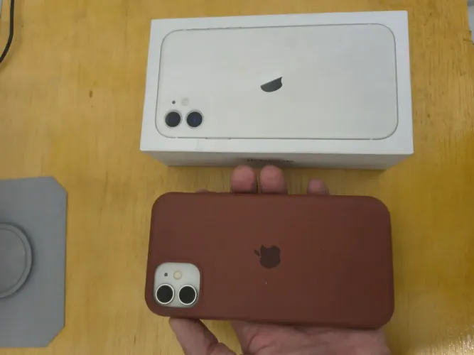 iPhone 11 128gb todo original (caixa e nota fiscal)