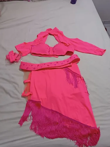Figurino Rosa Neon