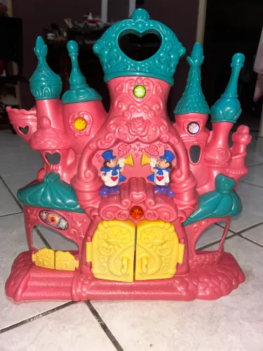 Castelo Alice no país das maravilhas