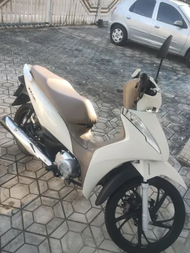 Vendo essa Honda biz valor 14 mil no Pix 