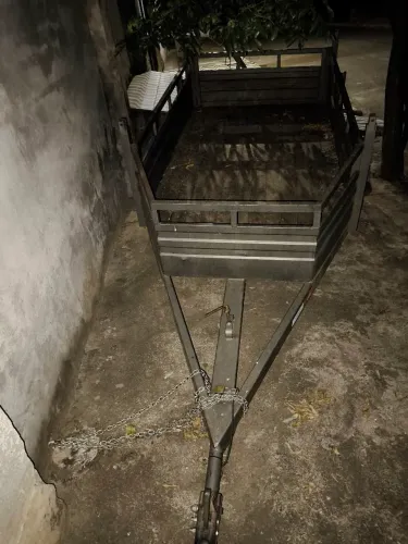 Carretinha semi nova 