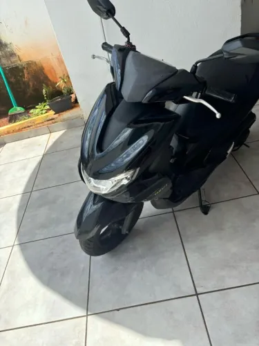 YAMAHA FLUO 125