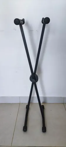Estante em X (multiuso) para teclado, amp, etc
