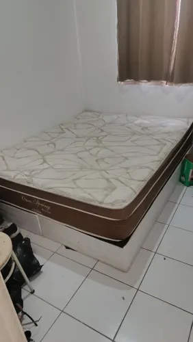 Cama Queen usada