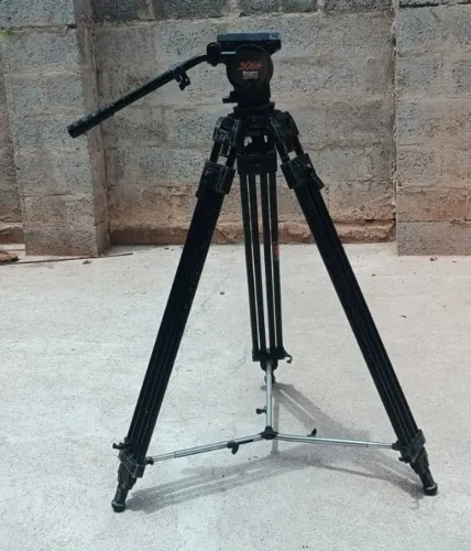 Tripé Manfroto Broadcast Cabeça Hidráulica
