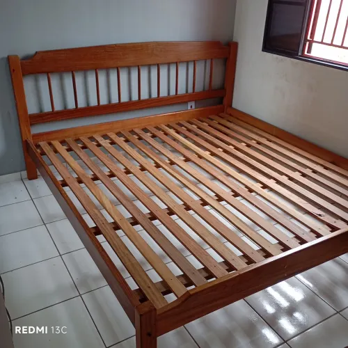 CAMA DE MADEIRA SUPER KING