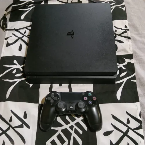 Playstation 4 - PS4