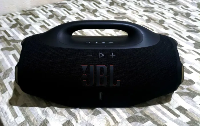 Vendo JbL Bombox 4 Original. Apenas 4 a 5 meses de uso!!! Sem nenhum defeito ?