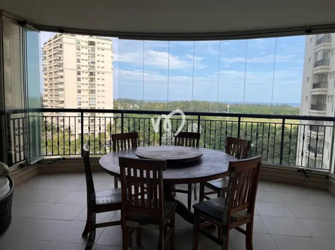 299m² | Andar médio | Frente | Vista livre e indevassável para o mar, lagoa e campo de gol