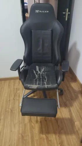 Cadeira Gamer XT Racer Reclinável com Apoio de Pés - R$ 300