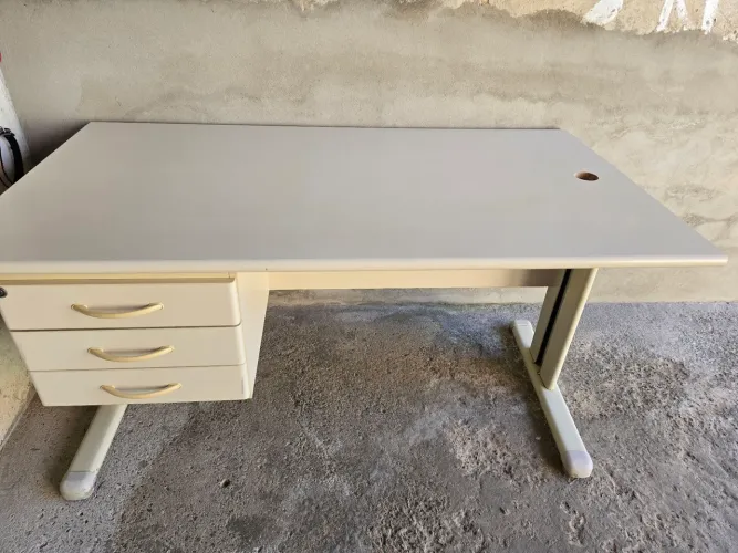 Mesa grande para escritório