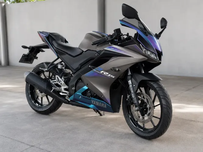 Yamaha R15 ABS 2025/2025 Camaleão menos de 5.000 km impecável
