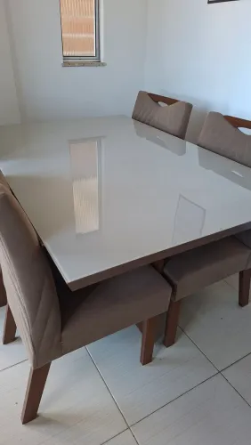 Mesa de jantar + 4 cadeiras em perfrito estado, mesa emampo  de vidro com MDF 135cm X 90cm