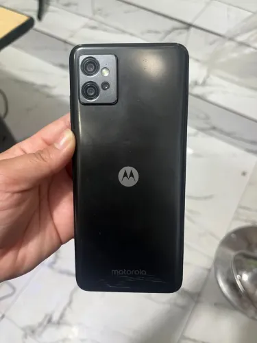 Vendo g32 /128gb valor 300 reais , carregador original 