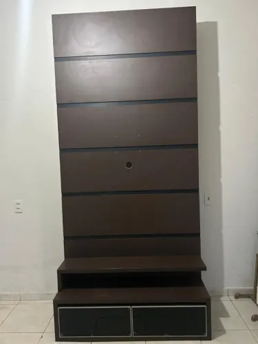Painel para TV com rack.