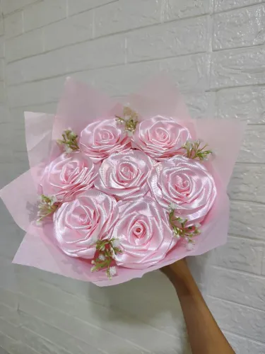 Buquê de cetim 7 ROSAS