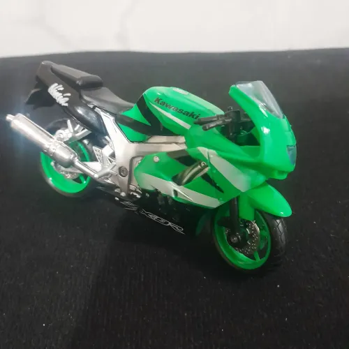Moto maisto na caixa