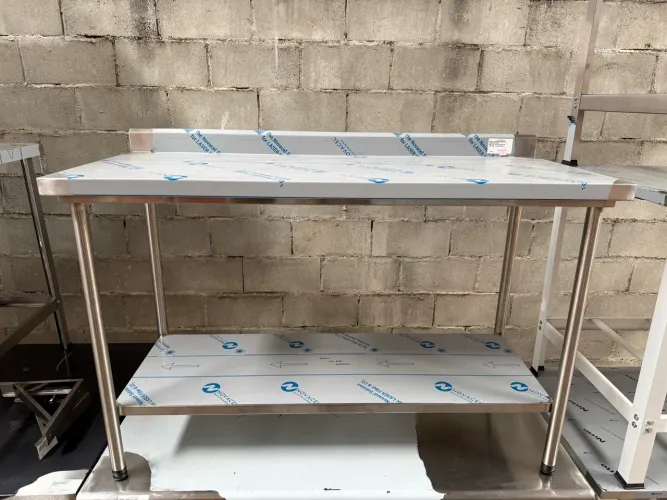 MESA 1400x600x900MM PAREDE COM PRATELEIRA INFERIOR AISI 430 COLD AÇO