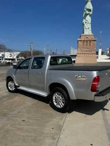 Toyota Hilux CD SRV D4-d 4X4 3.0 TDI Diesel AUT 2013