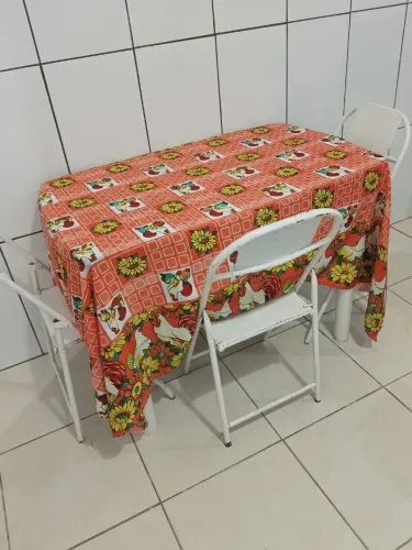 Mesa com 4 cadeiras