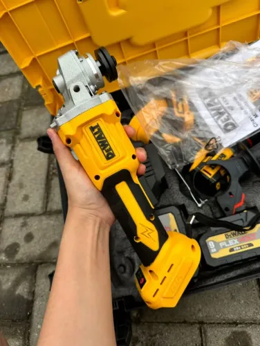 Kit da ferramentas. Batería Dewalt.