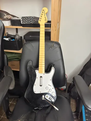 Guitarra Guitar Hero Rock Band Stratocaster