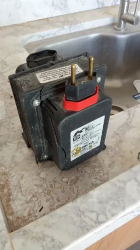 autotransformador K&F de 2.900 VA