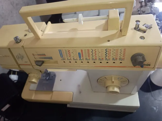 Máquina antiga singer